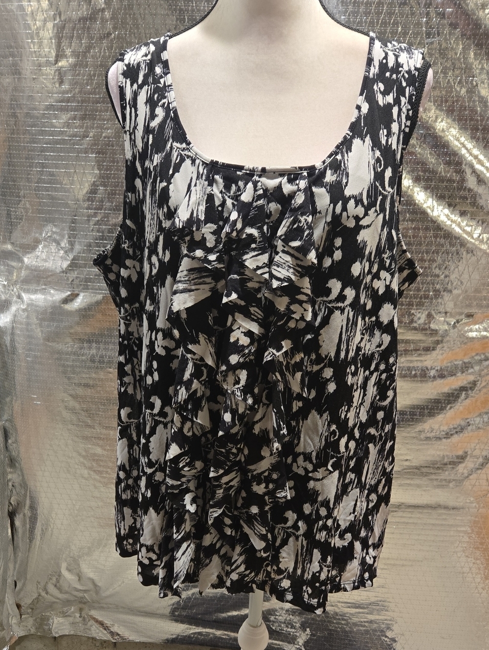 Style & Co. Black and White Ruffled Front Sleeveless Camisole